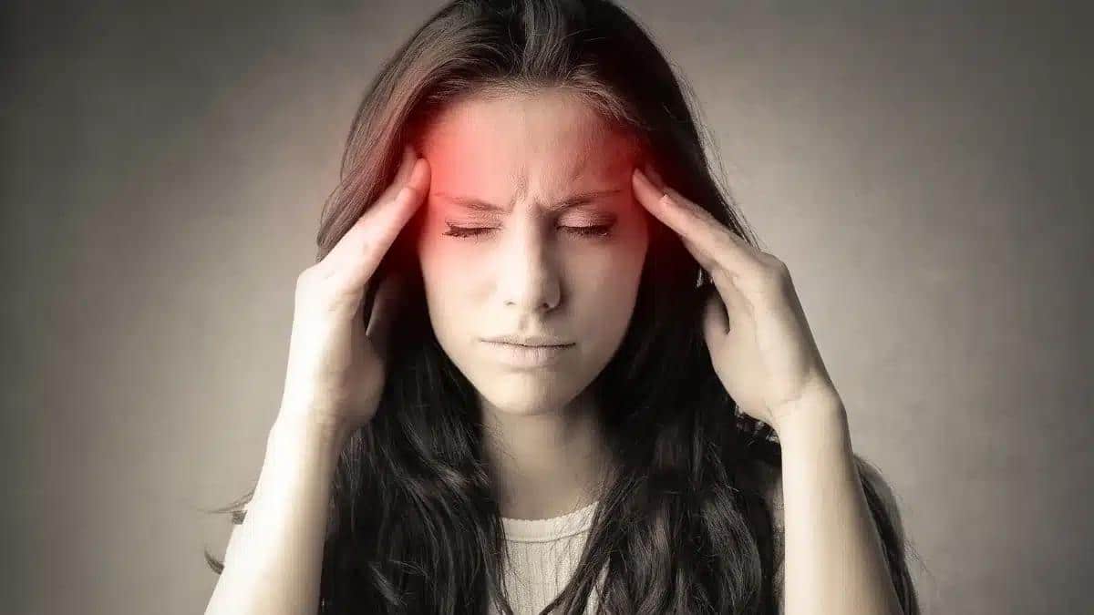 Does Glaucoma Cause Headaches: Exploring the Link
