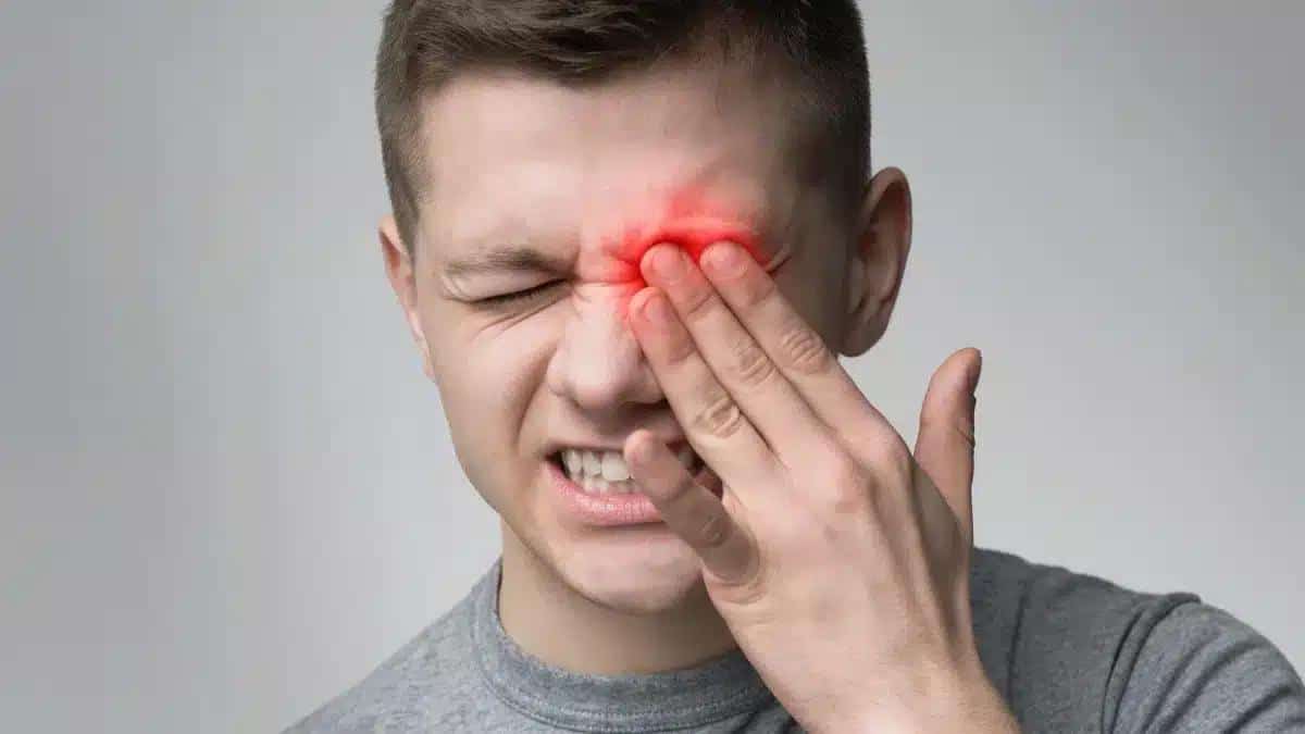 Exploring the Relation Between Eye Pain and Nausea