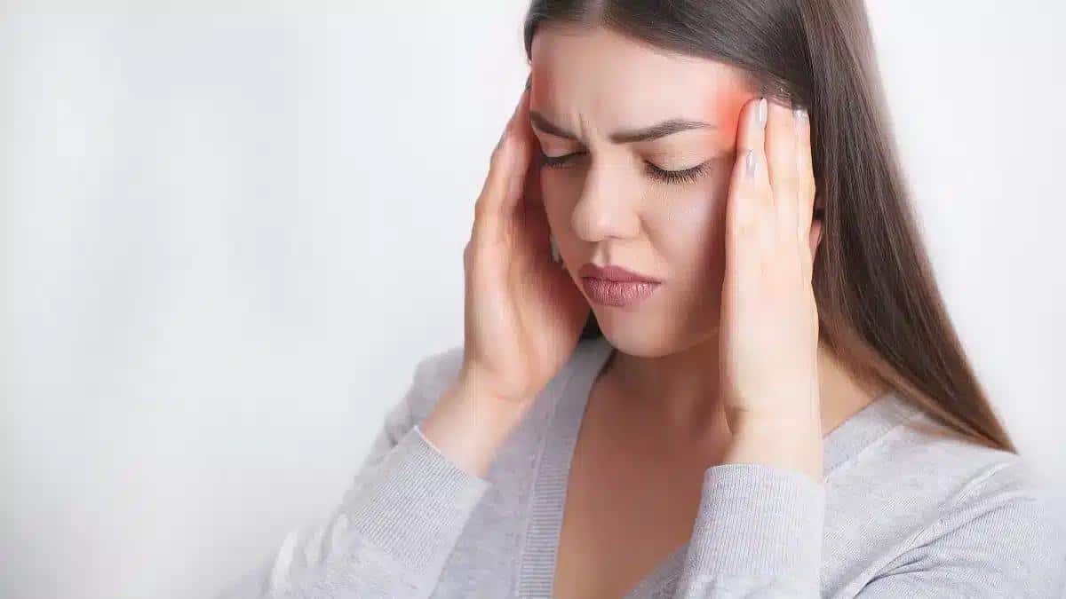 Migraine Eye Pain: Symptoms, Causes and Treatment Options