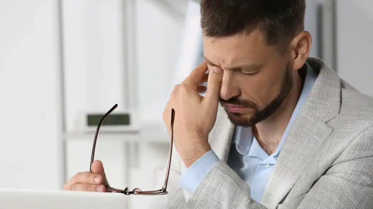 how-to-stop-watery-eyes-at-home