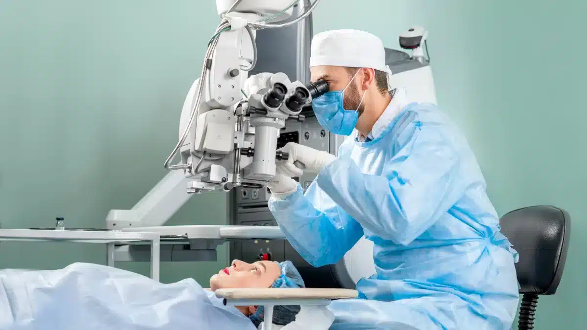 eye-floater-treatment