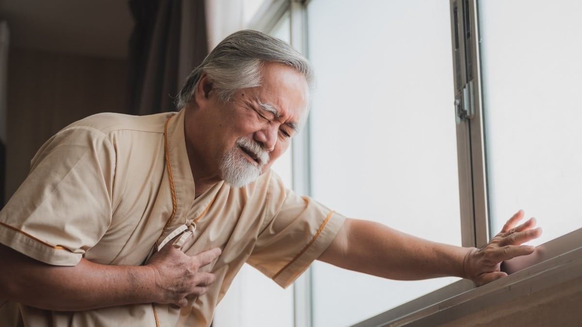 Man encountering a cardiac arrest